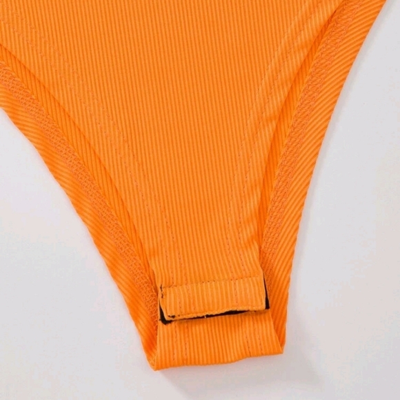 Bodysuits - Picture 5 of 5